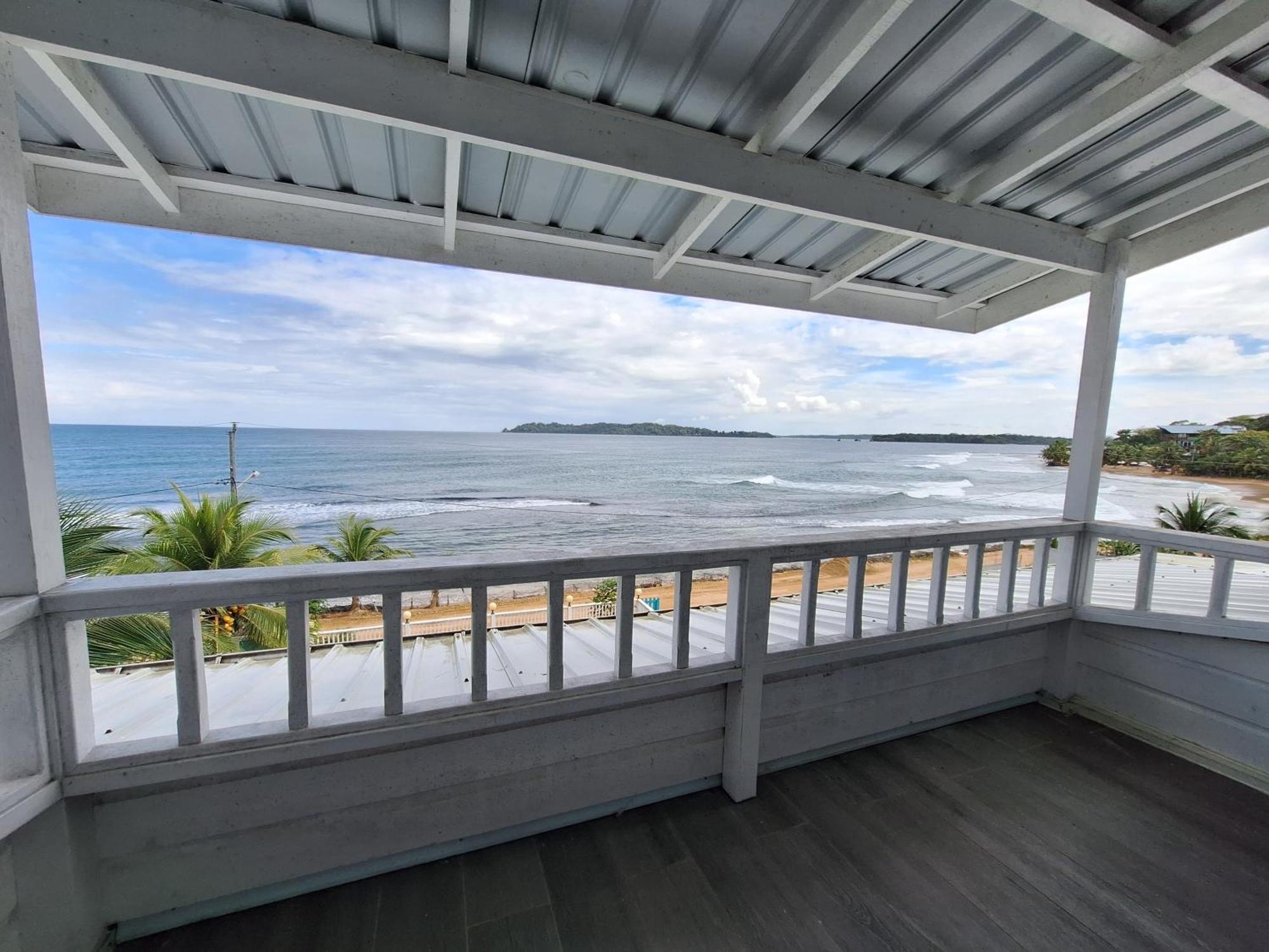 Paunch Beach Retreat Bocas Town Exterior foto