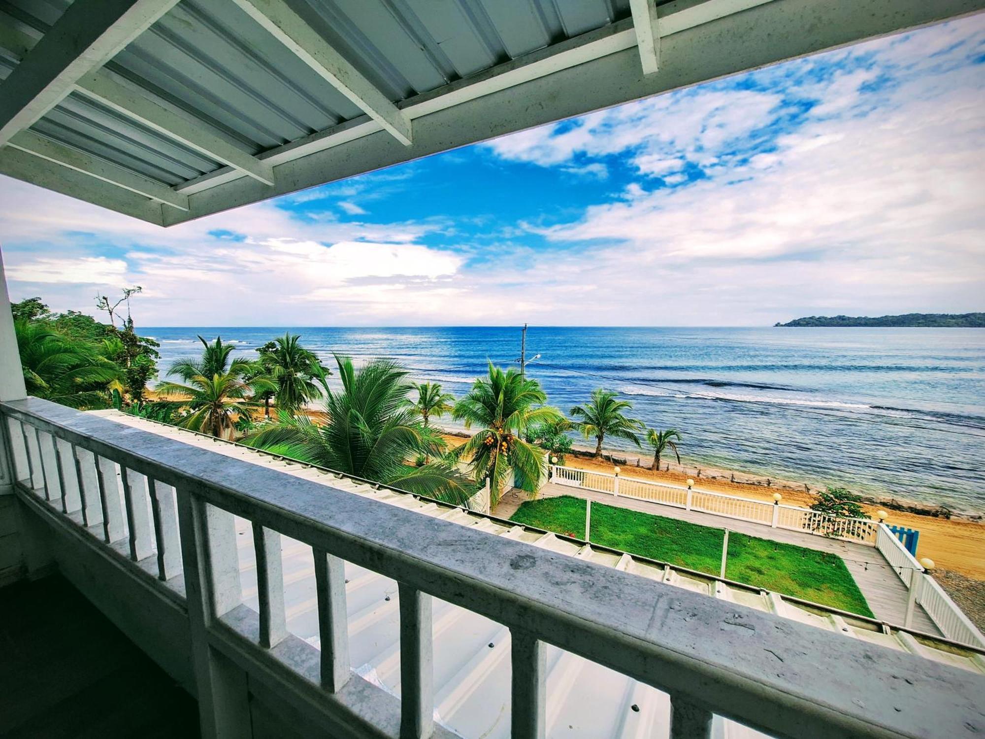 Paunch Beach Retreat Bocas Town Exterior foto